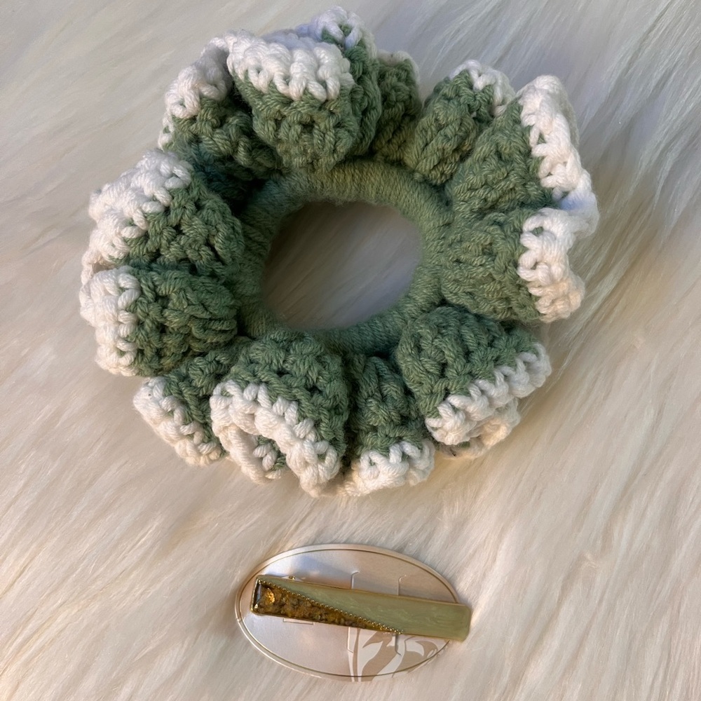NWOT Green & White Crochet Hair Scrunchie and NWT Hair Clip
